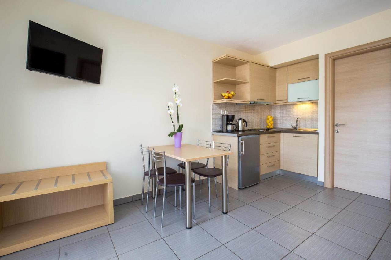 Aventura Apartments بوتوس المظهر الخارجي الصورة
